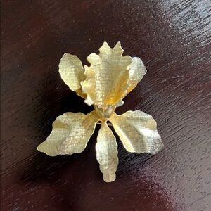 Vintage gold tone Orchid brooch